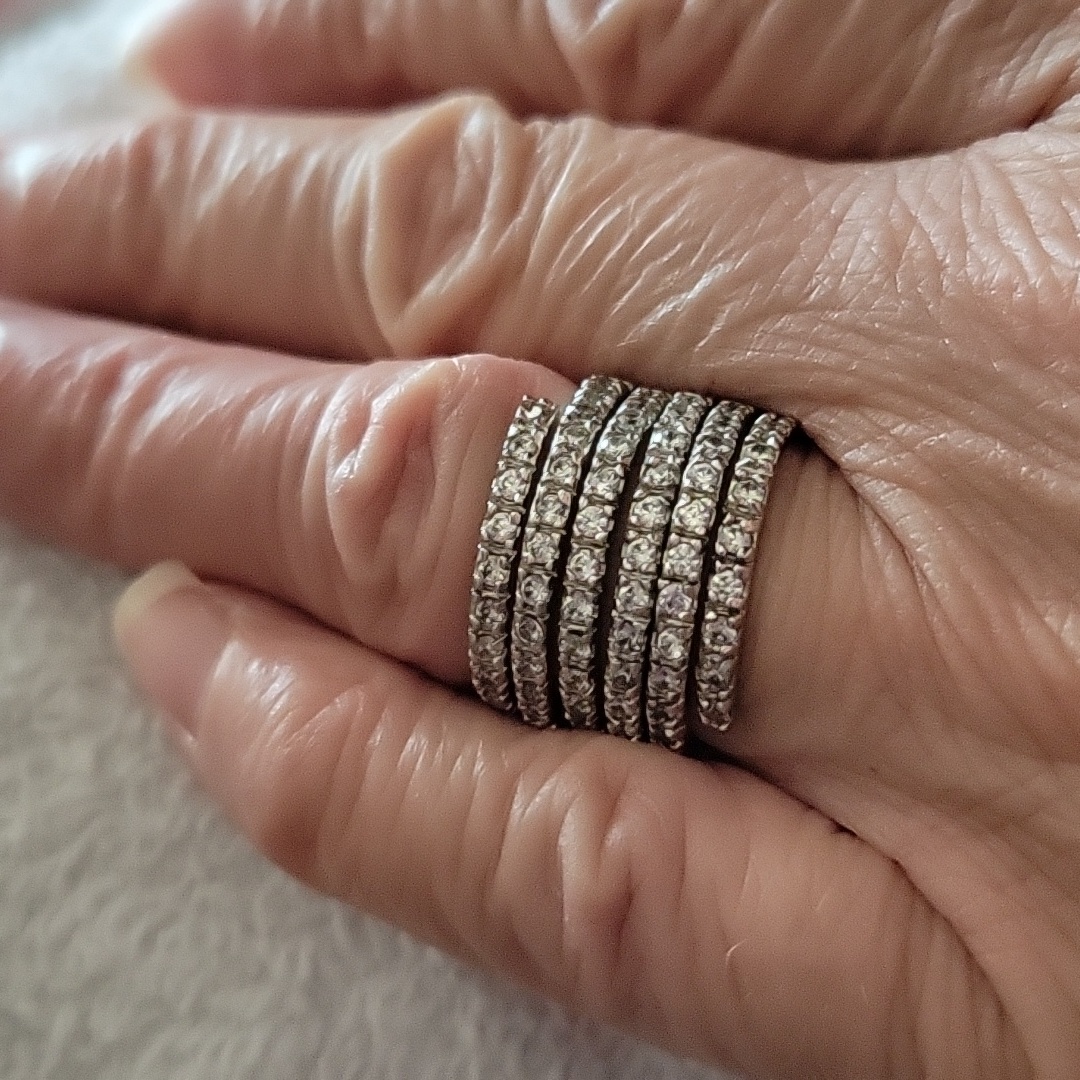 Unique Ring
